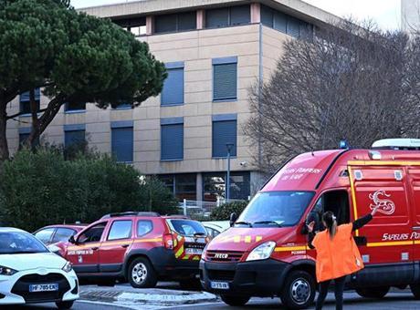 Fransa'da Şok Eden Olay: 14 Yaşındaki Öğrenci, Öğretmenini Bıçakladı