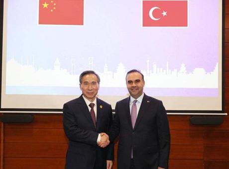 Bakan Kacır, Çin Uluslararası Ticareti Geliştirme Konseyi Başkanı Ren Hongbin ile Görüştü