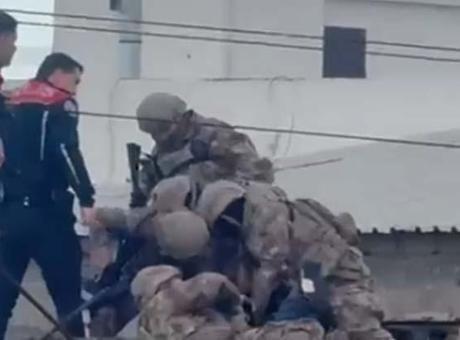 Adana'da Dedikodu Yüzünden 4 Kişiyi Vuran Kadın Tutuklandı