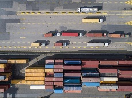 Rusya'nın Dış Ticaret Fazlasında Belirgin Düşüş: 2025’te İthalat ve İhracat Verileri Açıklandı