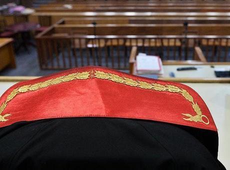 Küçükçekmece Adliyesi'nde Hakime Saldırı Girişimi: Avukat Gözaltına Alındı