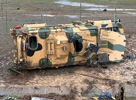 Gaziantep'te Askeri Araç Şarampole Devrildi: 10 Asker Yaralı
