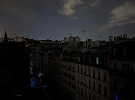 Fransa'da Nils Fırtınası'ndan Kaynaklı Felaket: 900 Bin Hane Elektriksiz Kaldı, Ağaçlar Kökünden Söküldü