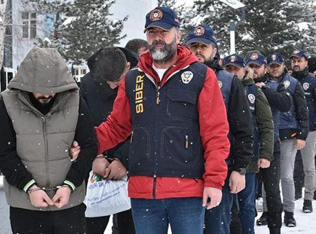 Erzurum Merkezli Dolandırıcılık Operasyonunda 56 Zanlı Tutuklandı