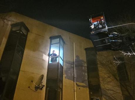 Kağıthane'de Yangın Felaketi: 10 Kişi Mahsur Kalırken, Yavru Köpek Son Anda Kurtarıldı