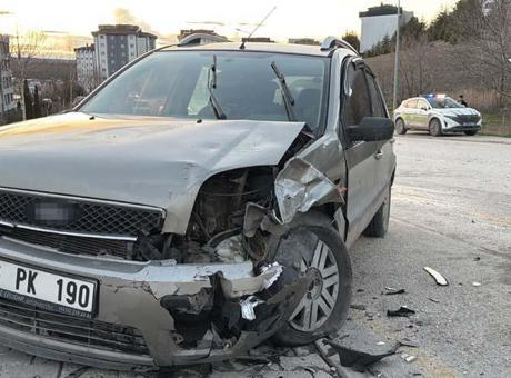 Eskişehir'de Zincirleme Trafik Kazasında 6 Kişi Yaralandı