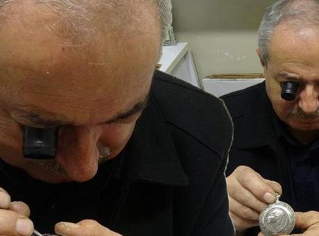 Kilis'te Zabıta Emeklisi Mehmet Kurtaran, Aile Geleneği Saatçilikle Yeniden İşbaşı Yaptı