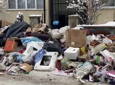 Erzurum'daki Evde Yapılan Temizlik Operasyonuyla Mahalle Rahatladı