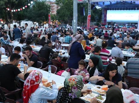 Malatya'da Ramazan Ayında Günde 5 Bin Kişiye İftar Hizmeti
