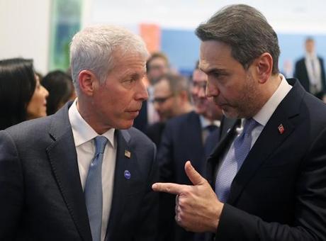 Bakan Bayraktar, Uluslararası Enerji Ajansı Toplantısında Enerji Diplomasi Görüşmeleri Yaptı