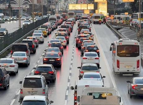 İstanbul Trafiği İftar Öncesi Yoğunlaştı: %85'e Ulaştı