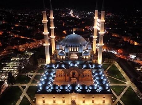 Selimiye Camii, Ramazan'a Yenilenen Aydınlatmasıyla Göz Doldurdu