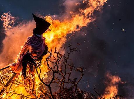 Cadılık İddiasıyla Anne ve 10 Aylık Bebeğini Diri Diri Yaktılar