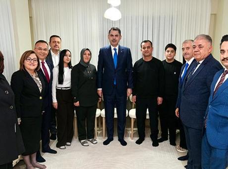 Bakan Kurum, Depremzedeleri Ziyaret Etti: Yeni Nurdağı'nın Gücü Ortaya Çıktı