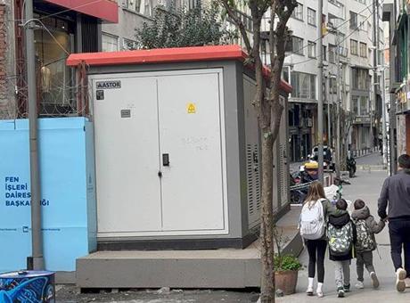 Şişli'de Elektrik Trafosu Esnafa Zarar Veriyor