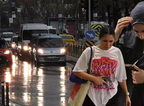İstanbul'da Sağanak Yağış Hayatı Olumsuz Etkiliyor