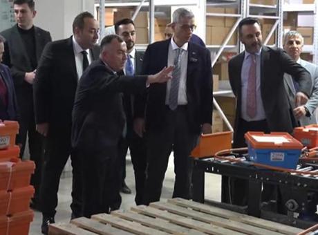 Bakan Memişoğlu, Ankara'daki Ecza Deposunu İnceledi