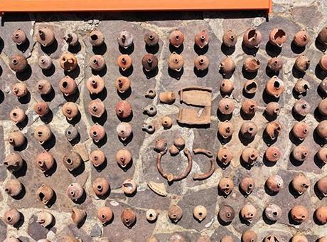 145 Yıl Sonra Aigai Antik Kenti’nden Çarpıcı Buluntular: 3 Bin Su Kabı Ortaya Çıktı