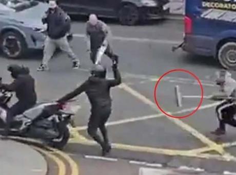 Londra'da Palalı Soygunculara Vatandaş Müdahalesi: Aksiyon Dolu Anlar