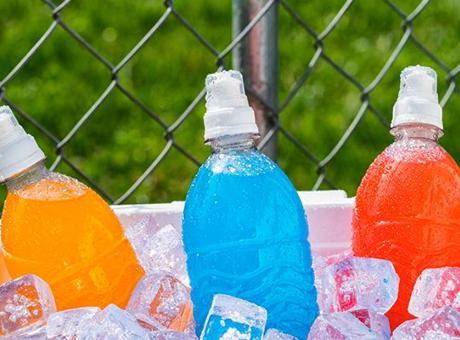 16 Yaş Altına Enerji İçeceği Yasağı Yolda: Hükümet Adım Attı