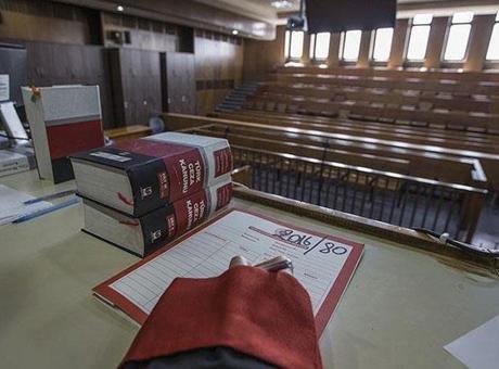 Çocuk Psikiyatristine Sırtından Bıçak Gibi Cezalar: 25 Yıl Hapsi ve Suçlamalar