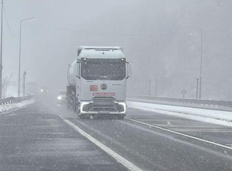 Bolu Dağı'nda Kar Alarmı: Sürücüler Dikkatli Olmalı