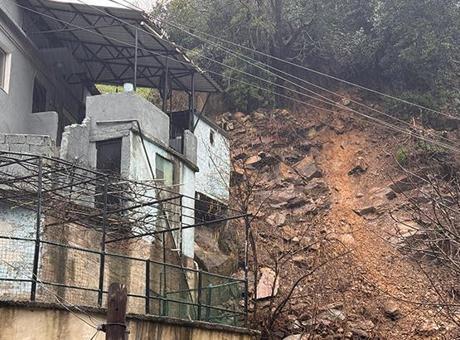 Zonguldak'taki Heyelan, Üç Evi Etkiledi