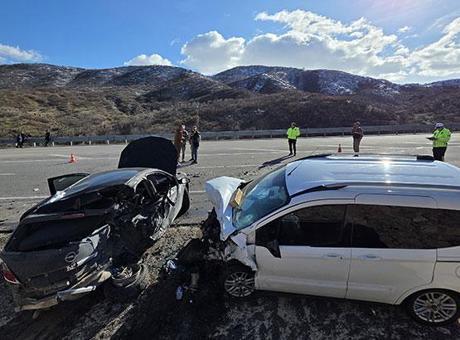 Bingöl'de Trafik Kazası: 1 Kişi Hayatını Kaybetti, 4 Yaralı