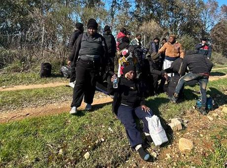 İstanbul Hedefiyle Kaçak Göçmenler Arazide Yakalandı