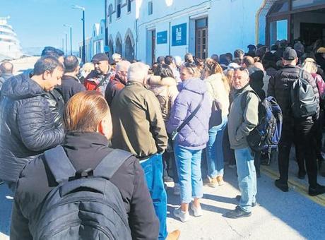 Yunan Adalarında Yeni Dijital Giriş Sistemi, Pasaport Kontrol Sürelerini Uzatıyor