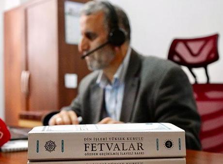 Ramazan'da 'Alo Fetva Hattı'na Gelen Çağrı Sayısı İki Katına Çıktı