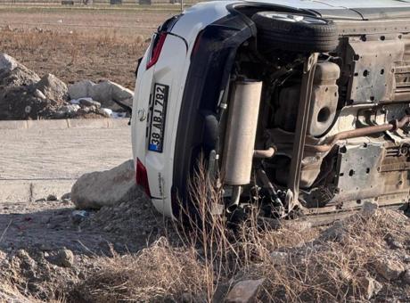 Niğde'de Otomobil Takla Attı: İki Kişi Yaralandı