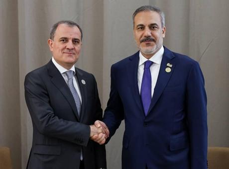 Dışişleri Bakanı Hakan Fidan, Azerbaycanlı Mevkidaşı Bayramov ile Acil Görüşme Gerçekleştirdi