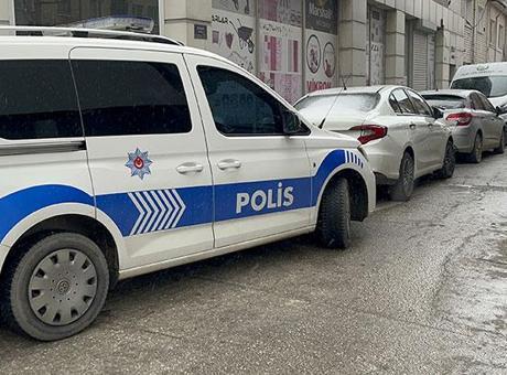 Eskişehir'de Eşini Öldürmekle Suçlanan Adam Balkonundan Düşerek Yaralandı