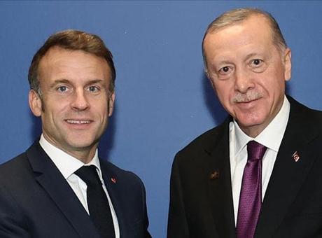 Cumhurbaşkanı Erdoğan, Fransa Cumhurbaşkanı Macron ile Kritik Görüşme Gerçekleştirdi