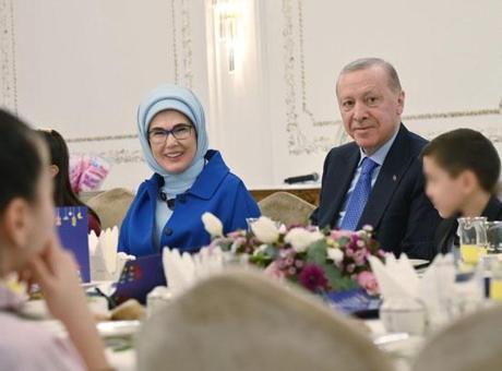 Emine Erdoğan, Devlet Himayesindeki Çocuklarla İftar Sofrasında Bir Araya Geldi