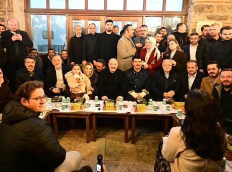 Bursa'da Sahur Programında Vatandaşlarla Buluşan Varank, Birlik ve Beraberlik Mesajı Verdi