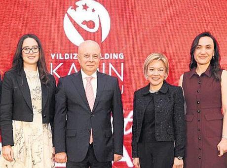 İş Dünyasında Kadınların Rolü: Yıldız Holding'den Fırsat Eşitliği Hamlesi