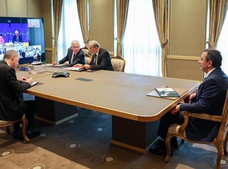 Cumhurbaşkanı Yardımcısı Cevdet Yılmaz, Çevrimiçi Liderler Toplantısı'nda Önemli Açıklamalarda Bulundu