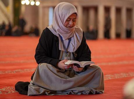 Amira'nın Rüya ile Değişen Hayatı: Türkiye'de İslam'ı Anlatıyor