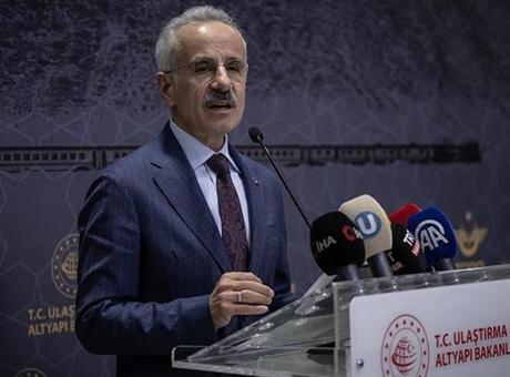 Bakan Uraloğlu'ndan Hürmüz Boğazı'ndaki Türk Gemileri Hakkında Güncel Açıklama