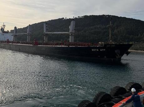 Çanakkale Boğazı'nda Karaya Oturan Tahıl Yüklü 'NATO APP' Gemisi Kurtarılacak