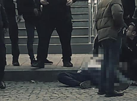 Adalet Sarayı Önünde Cinsel İstismar İddiası: Boşandığı Kocasının Arkadaşını Bıçakladı