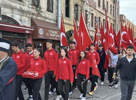 Çanakkale Deniz Zaferi'nin 111. Yılı: Kutsal Emanetler Ankara'ya Yola Çıktı