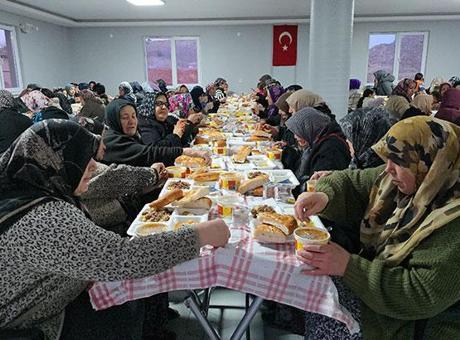 Yozgat'ta Ramazan Geleneği: İftar Sofraları Evlerde Değil, Mahallede Kuruluyor