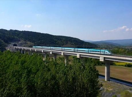 Ulaştırma Bakanı Uraloğlu, Yüksek Hızlı Trenle Seyahat Eden Yolcu Sayısını Açıkladı