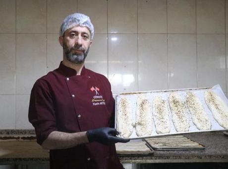 Sakarya'da Ramazan Geleneği: 11 Ay Beklenen Özel Kıymalı Pide