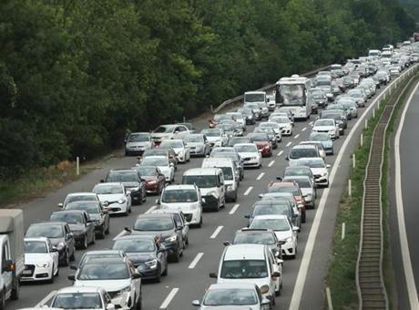 Türkiye'nin Trafiğe Kayıtlı Araç Sayısı Açıklandı: Şubat Ayı Verileri