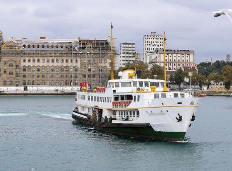İstanbul'da Vapur Seferleri İptal! Boğaz'da Gemi Trafiği Kapatıldı
