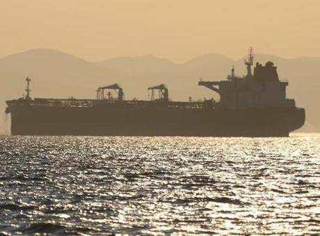 Katar Açıklarında Gizemli Saldırı İddiası: Gemiye Bilinmeyen Cisim Isabet Etti